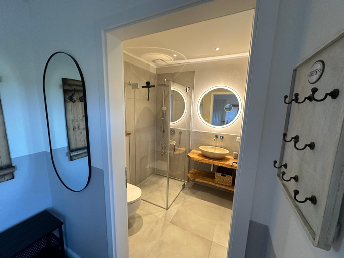 Bathroom 3, Landhuus Comfortable holiday residence, Nordfriesland