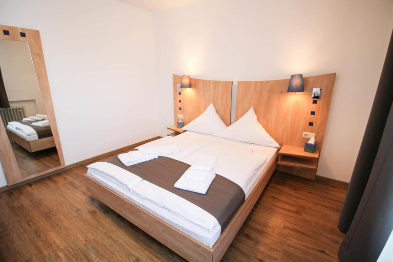 Bedroom 3, Center Hotel Essen, Essen
