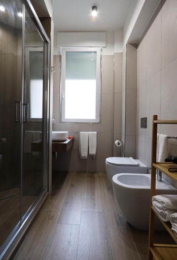 Bathroom 3, Mediterraneo Luxury Apartment a via Toledo, Super Centrale, Napoli