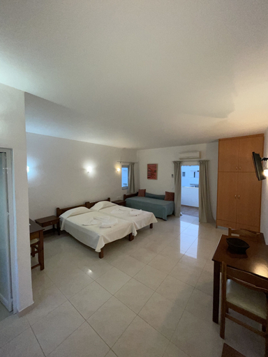 Bedroom 3, Reina Apartments, Crete