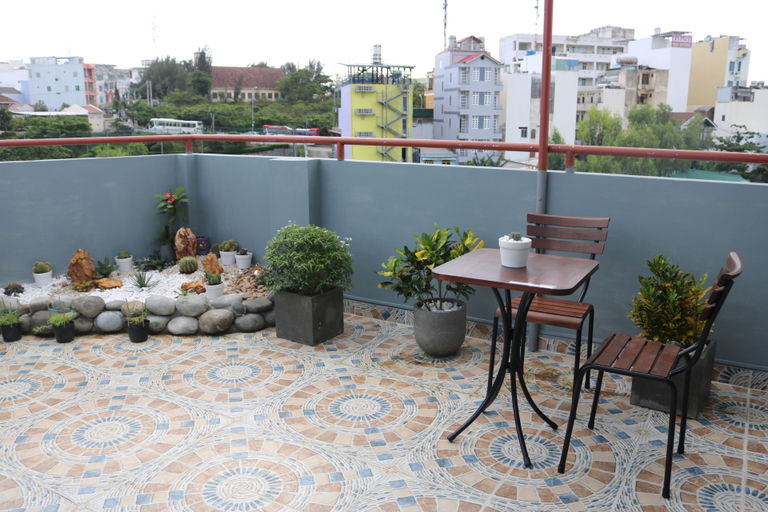 Outdoor dining, Hon Chong Cactus Hotel & Apartment, Nha Trang