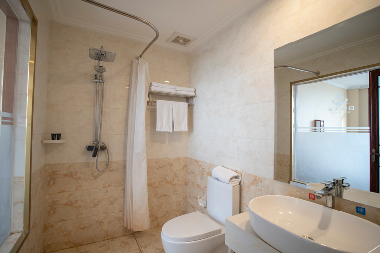 Bathroom 3, Qingdao Fengda Holiday Hotel, Qingdao