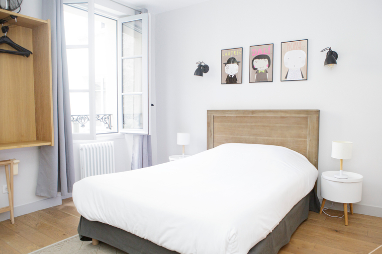 Bedroom 2, Apparts de l'Oncle Louis, Yvelines
