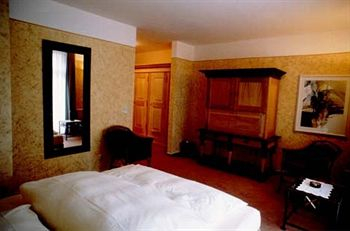 Others 3, Hotel Arminius, Lippe