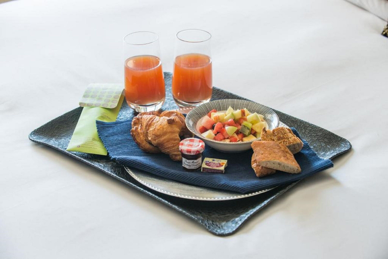 Food & Drinks 4, Dream Inn Dubai - Palm Villa Frond P, Dubai