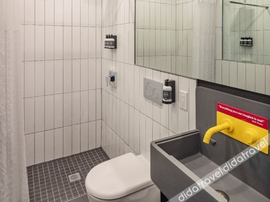 Others 2, Artel Hotel, New York