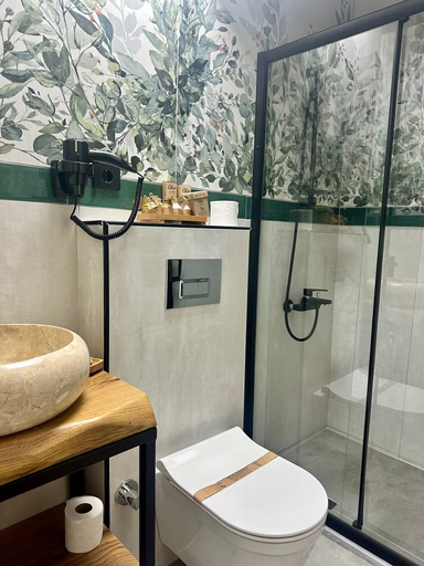Bathroom 5, Kingway Suite, Merkez
