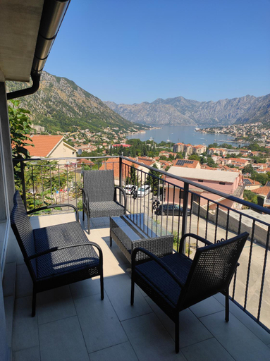 Others 3, Apartments Marko Maros