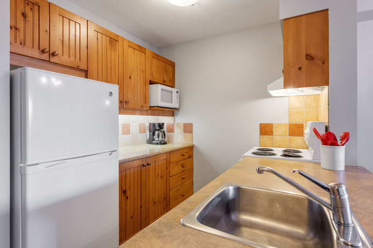 Others 5, Panorama Springs Lodge, East Kootenay