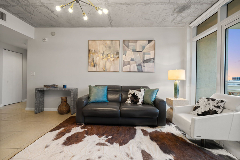 Living area 3, MidBlock 712, Miami-Dade