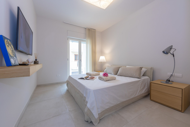 Bedroom 3, Mina Apartment 100m From Sea, Bari