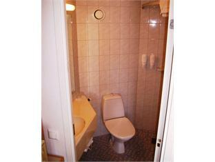 Bathroom, Hotel Jokipuisto, Kymenlaakso