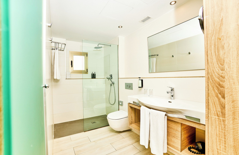 Bathroom 4, Leonardo Suites Hotel Mallorca Calvia, Baleares