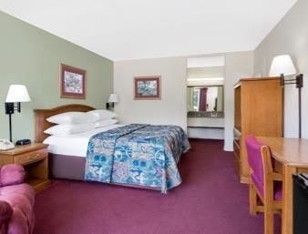 Others 2, Super 8 by Wyndham Hope, Hempstead