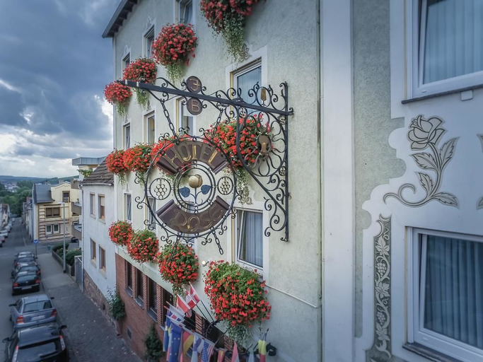 Others 4, Hotel Rose, Rheingau-Taunus-Kreis