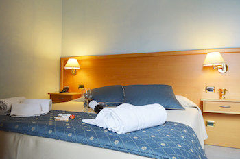 Others 5, Hotel Bristol, Enna