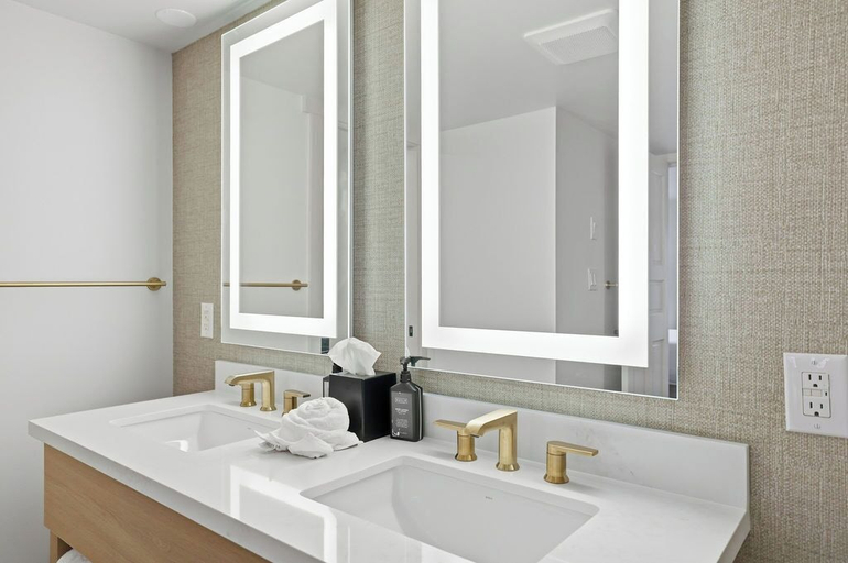 Bathroom 4, Blue Mountain Resort Mosaic Suites, Grey