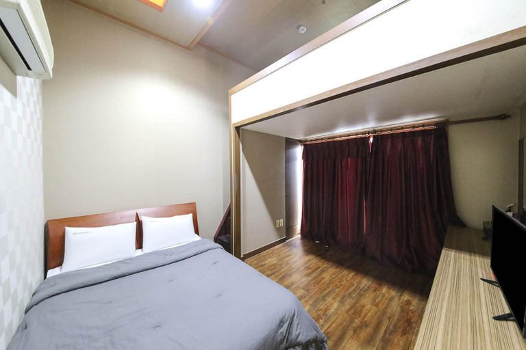 Bedroom 2, Taean (Mallipo) Sea Side Castle, Taean