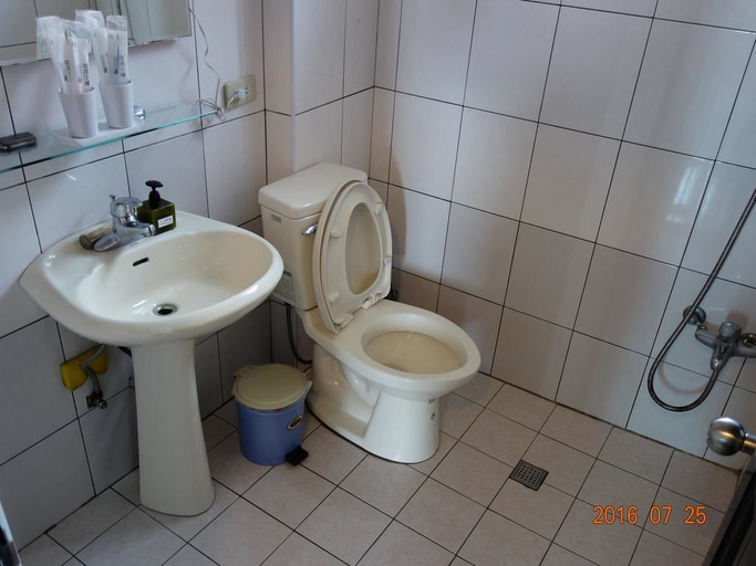 Bathroom 4, Jiufen Kaomama Hostel, New Taipei City
