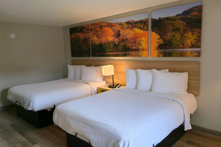 Bedroom 3, Days Inn by Wyndham Scottsboro AL, Jackson