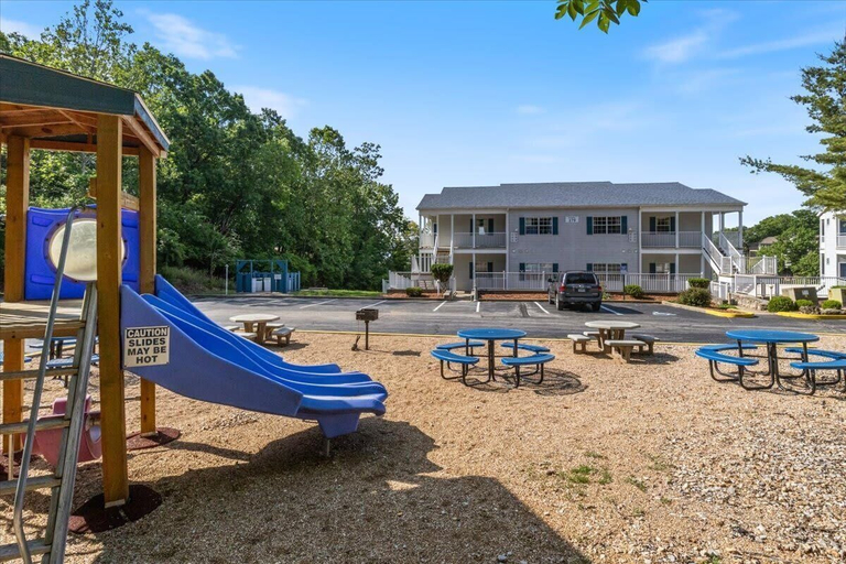 Outdoor dining 2, Main Channel View, Playground, no Steps Enrty, Camden