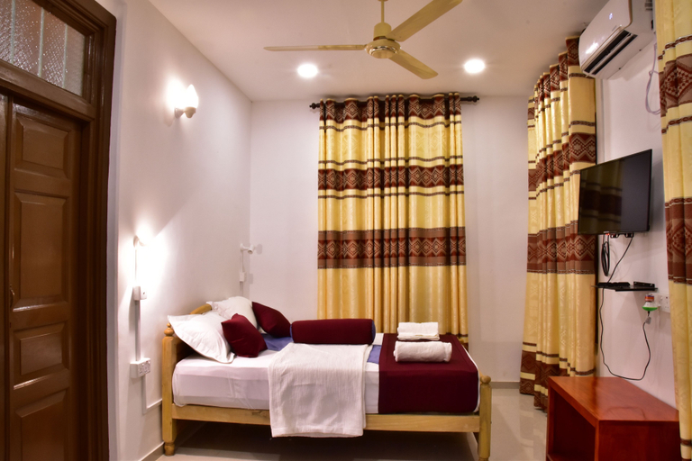 Others 3, Peninsula Hotel, Jaffna