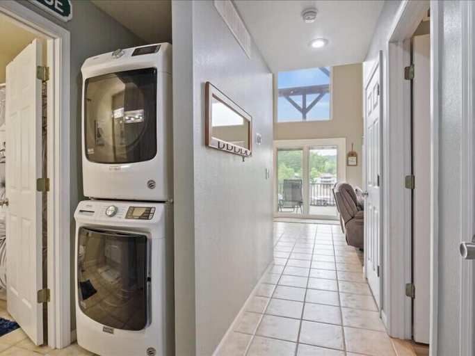 Laundry, Lakefront Home With Private Dock, Miller