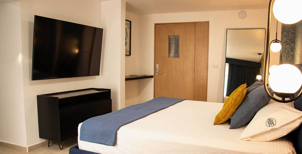 Others 5, Hotel Roma 191, Mexico City