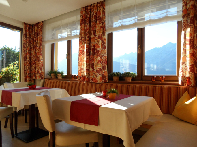 Others 4, Hotel Garni Regina, Schwaz