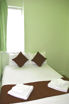Others 2, Queens Drive Hotel, London