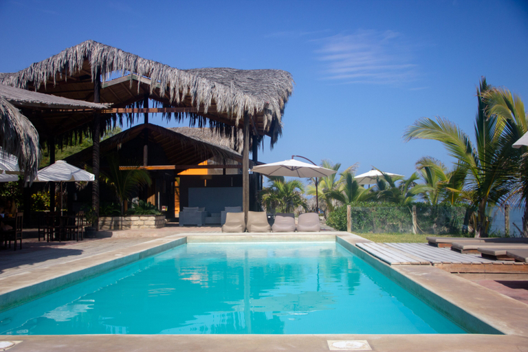 Others 5, Hoja de Palma Bungalows, Contralmirante Villar