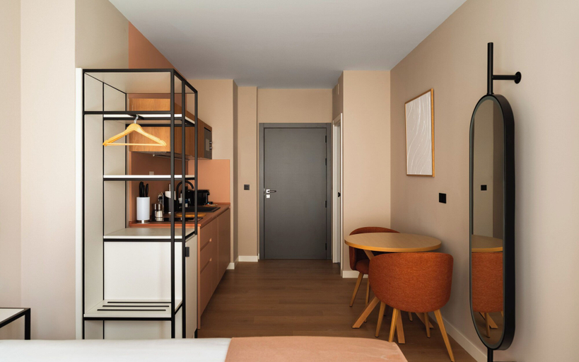 Private kitchen 5, Limehome Bilbao Julio Urquijo, Vizcaya