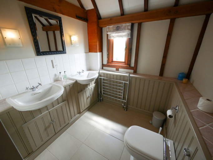 Bathroom 3, North Downs Barn, Kent