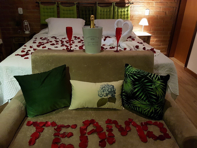 Room 5, Recanto das Acacias, Camanducaia