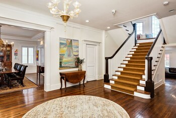 Others 4, Oak Street Mansion, Kansas City