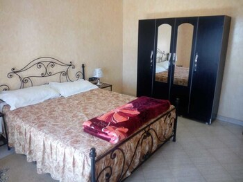 Others 4, Chabella Auberge, Agadir-Ida ou Tanane