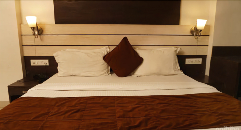 Others 4, Hotel Anushree, Jabalpur
