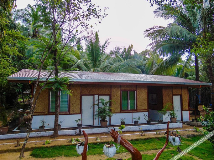 Others 3, Pangulatan Beach Resort, Taytay
