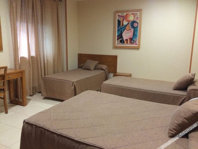Others 5, Hostal Aeropuerto, Madrid