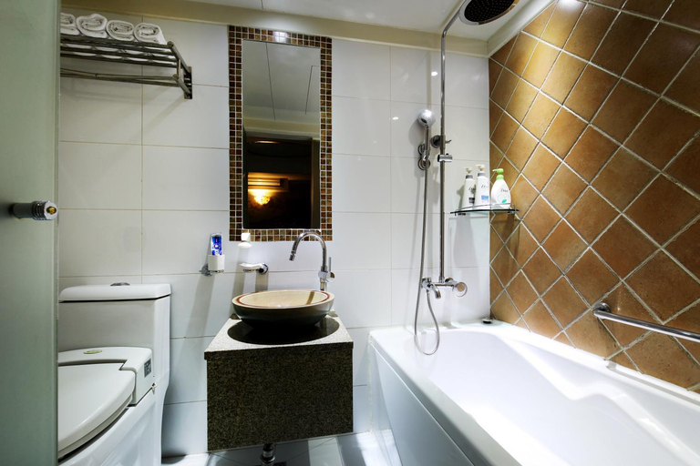 Bathroom 5, Amant Hotel, Goyang