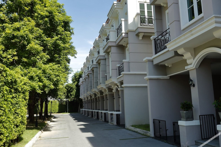 Others 2, PerFect Home, Khlong Toey