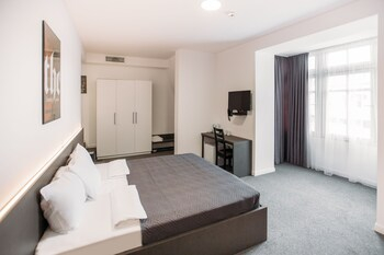 Others 3, Hotel Elesa, Tbilisi