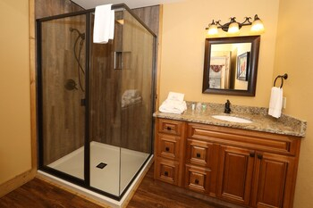 Bathroom, Movie DiveInn - Four Bedroom Chalet, Sevier