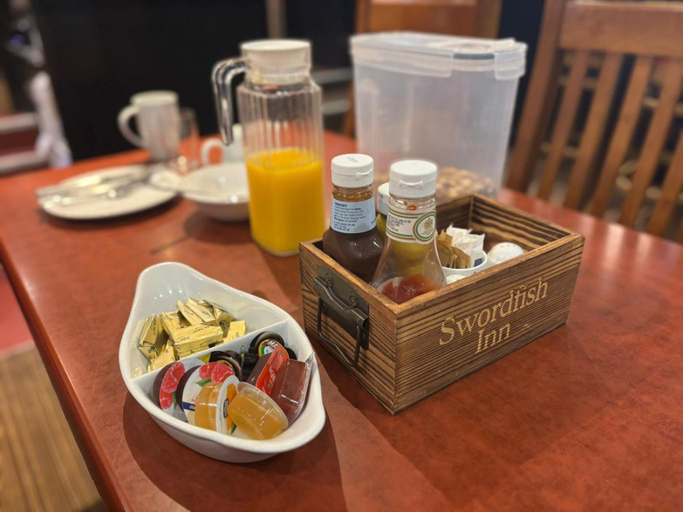 Food & Drinks