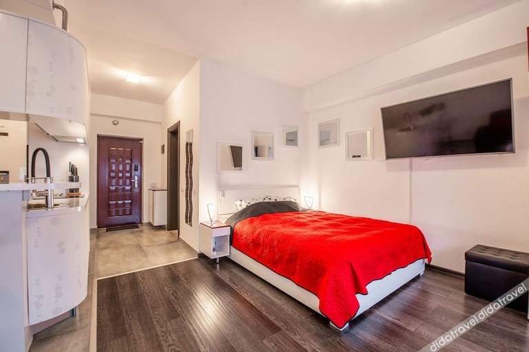 Others 3, Studio Militari Residence M6, Chiajna