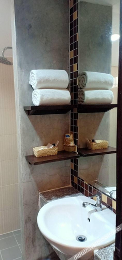 Bathroom 4, Laekhong River Resort, Khemarat