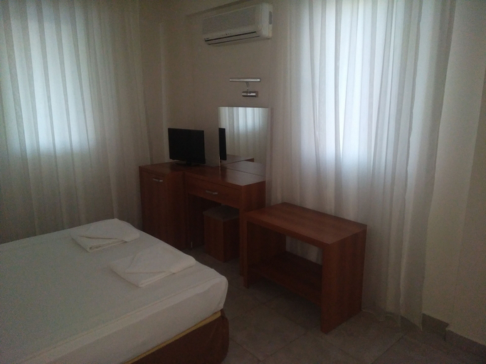 Bedroom 4, Solis Beach Otel - All Inclusive, Alanya