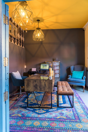 Others 5, Casa Delphine, Allende