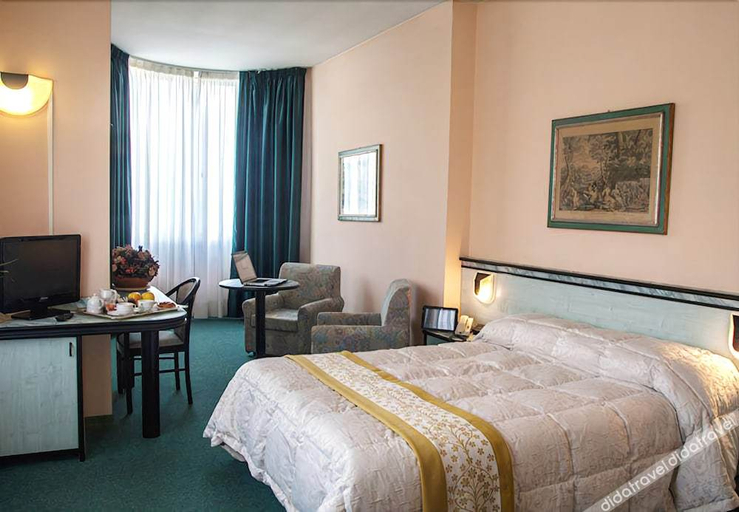 Others 4, Grand Hotel Serre, Siena