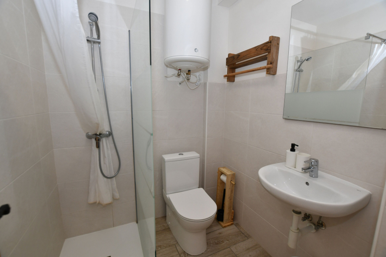 Bathroom 2, ZENIA HOSTEL, Alicante